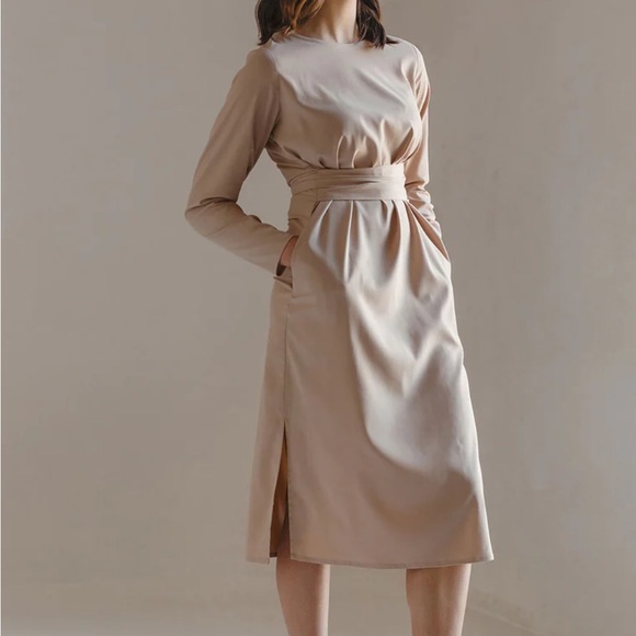 NWT Nich Linen “Audrey” Beige Midi Dress Size S - Picture 2 of 13